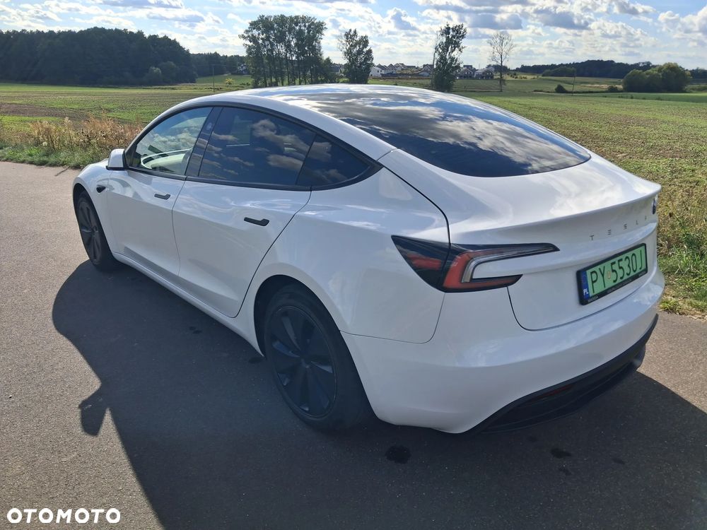 Tesla Model 3 - 5