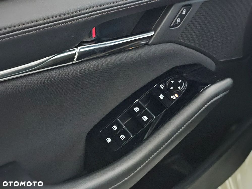 Mazda 3 2.0 mHEV Centre-Line - 13