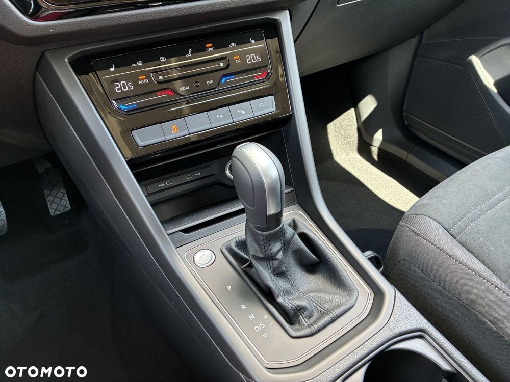 Volkswagen Touran - 23