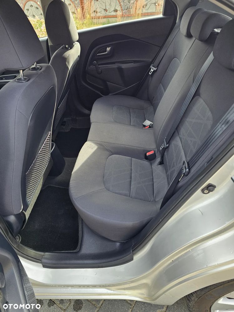 Kia Rio 1.2 Attract - 12