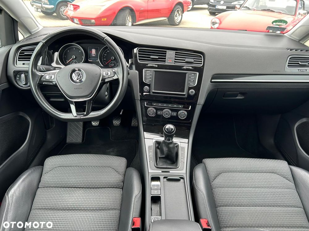Volkswagen Golf 1.6 TDI BMT Comfortline - 21