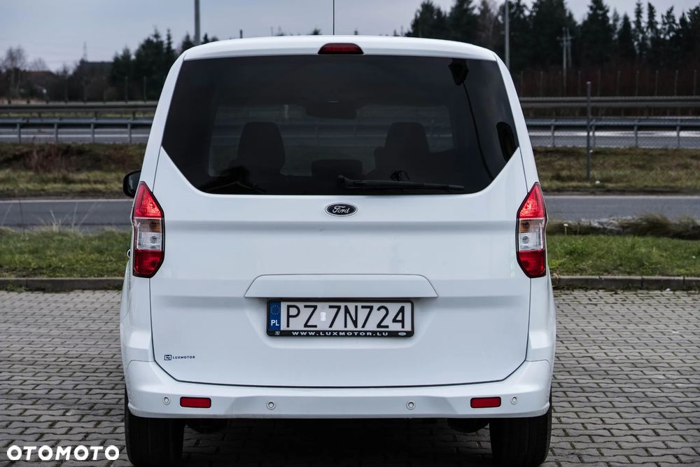 Ford Tourneo Courier 1.5 TDCi S&S Titanium - 21