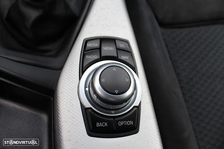 BMW 116 d Pack M - 11