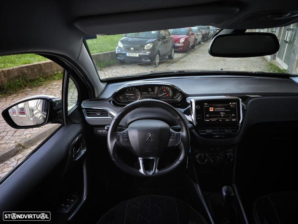 Peugeot 2008 1.2 PureTech Style - 6