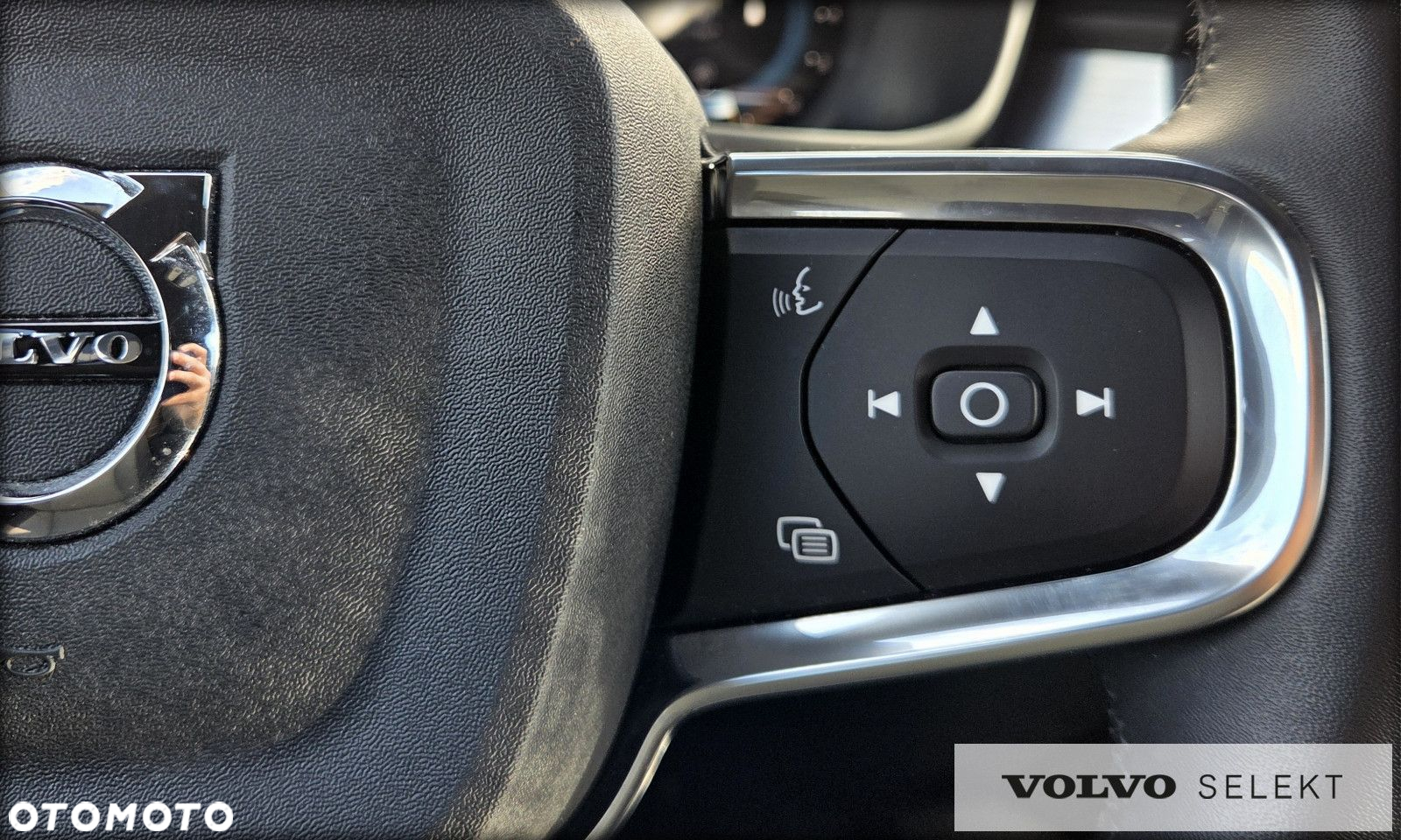 Volvo XC 40 B3 Plus Dark - 18