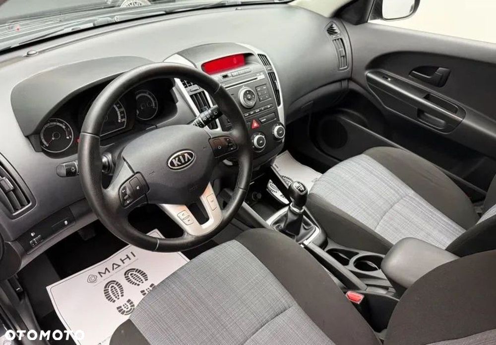 Kia Ceed 1.4 Comfort - 24