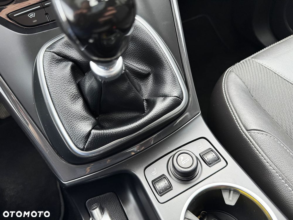 Ford Kuga 2.0 TDCi 4x4 Titanium - 27