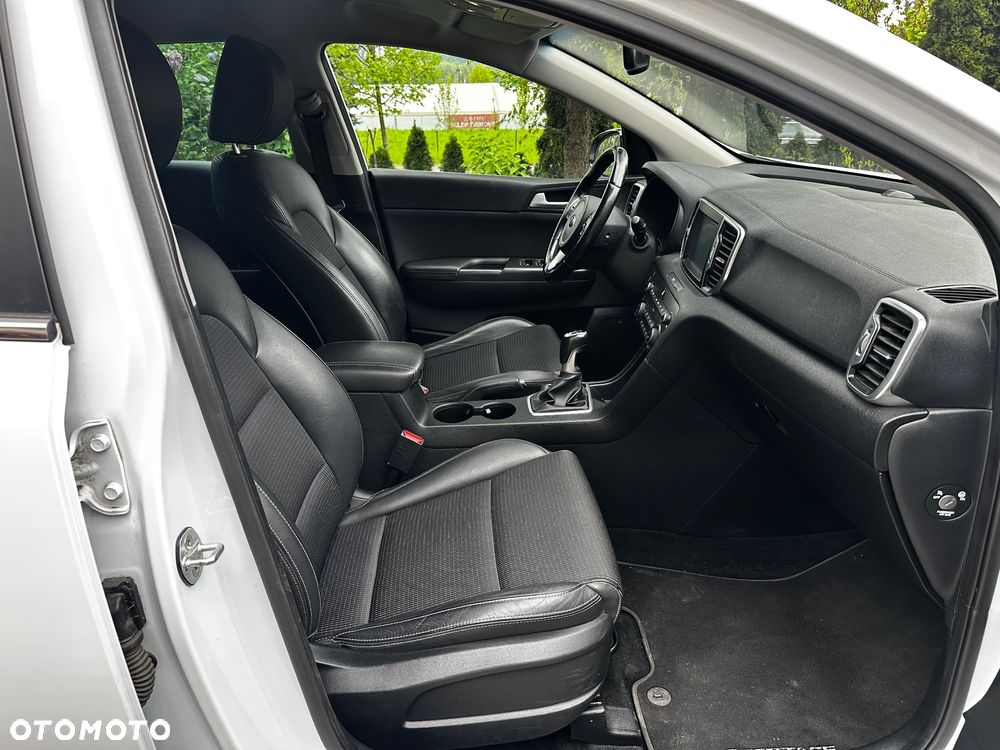 Kia Sportage 1.7 CRDI 2WD Dream-Team Edition - 17