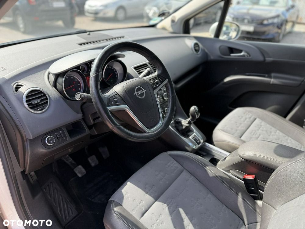 Opel Meriva - 12