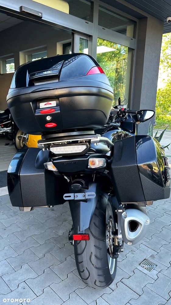 Kawasaki GTR - 14