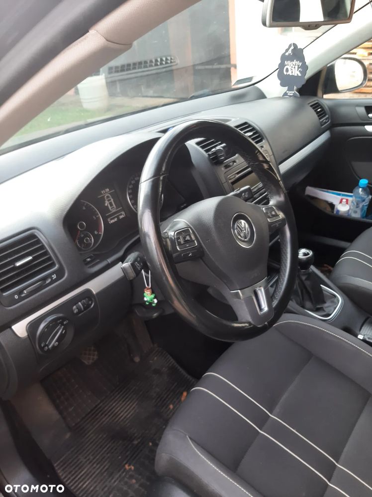 Volkswagen Jetta 1.6 TDI DPF Trendline - 8