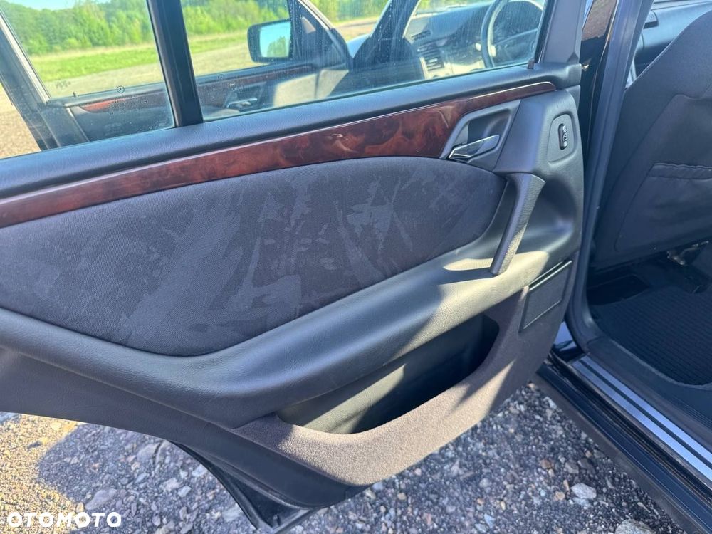 Mercedes-Benz Klasa E - 22