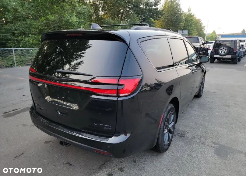 Chrysler Pacifica - 4