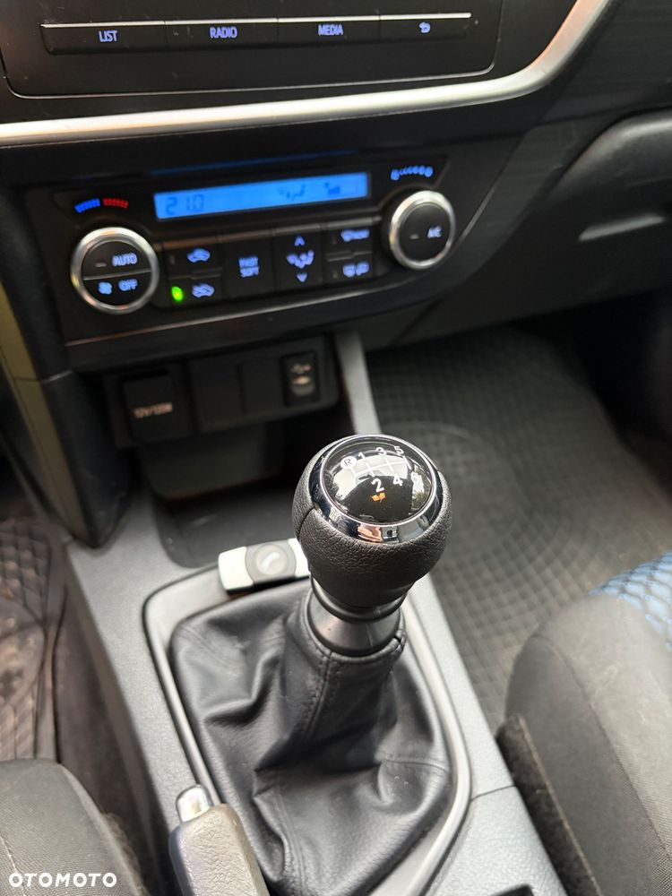 Toyota Auris 1.6 Dynamic - 14