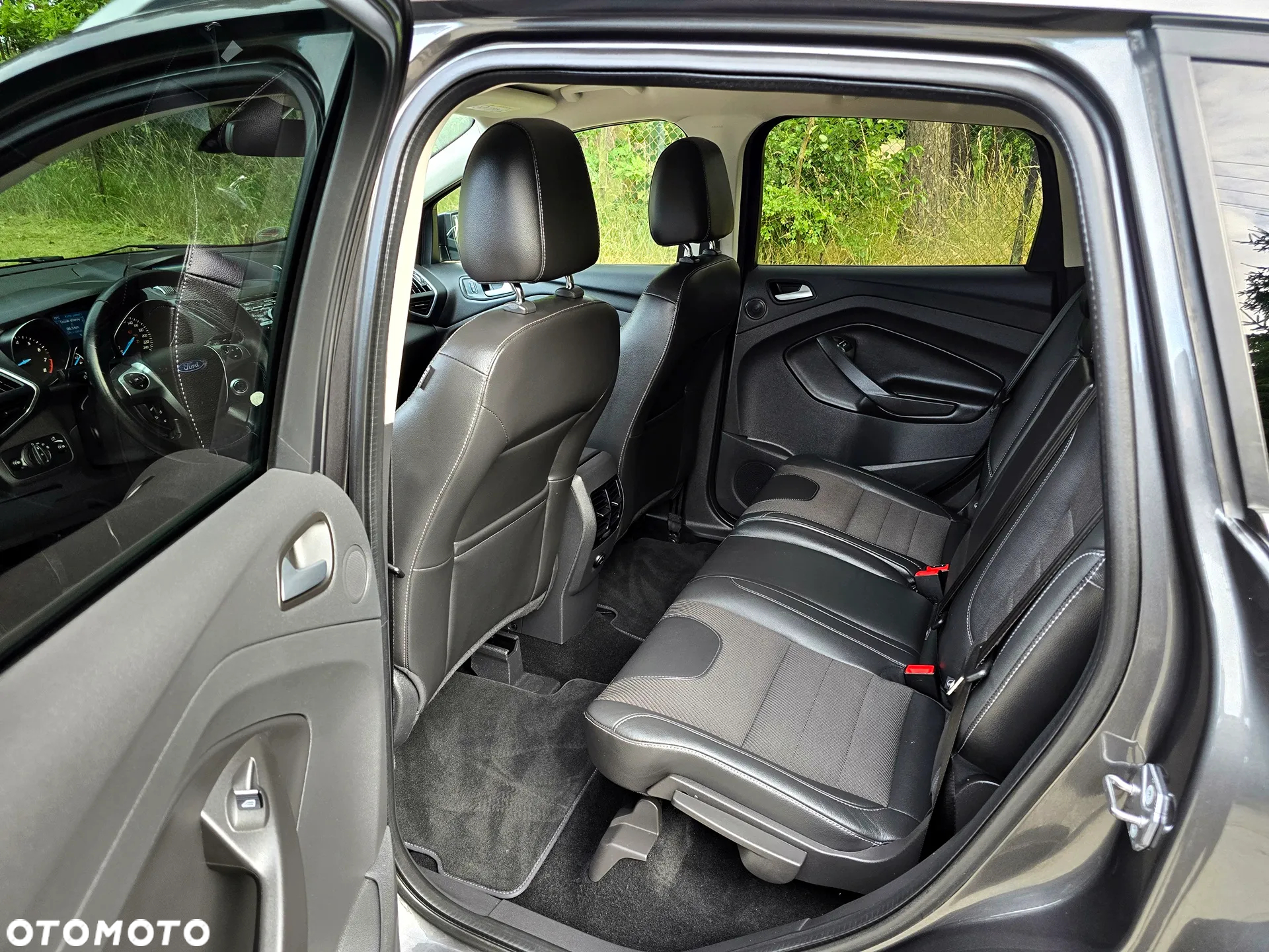 Ford Kuga - 10