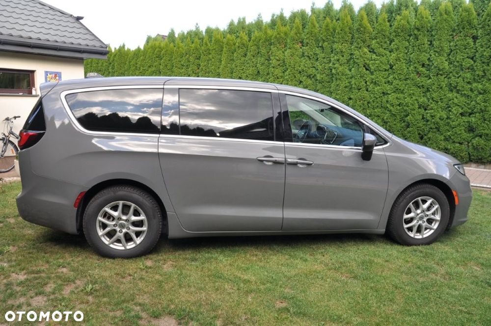 Chrysler Pacifica - 8