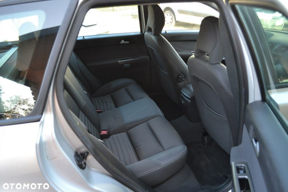 Volvo V50 1.8 Momentum - 13
