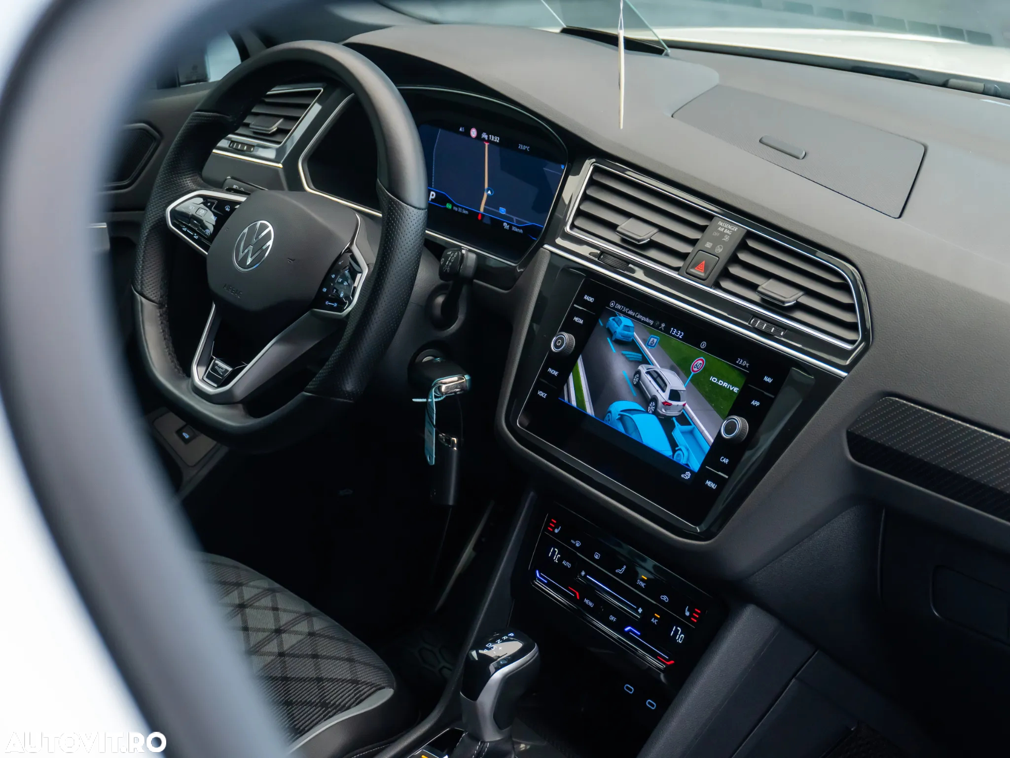 Volkswagen Tiguan 2.0 TDI SCR DSG R-Line - 24