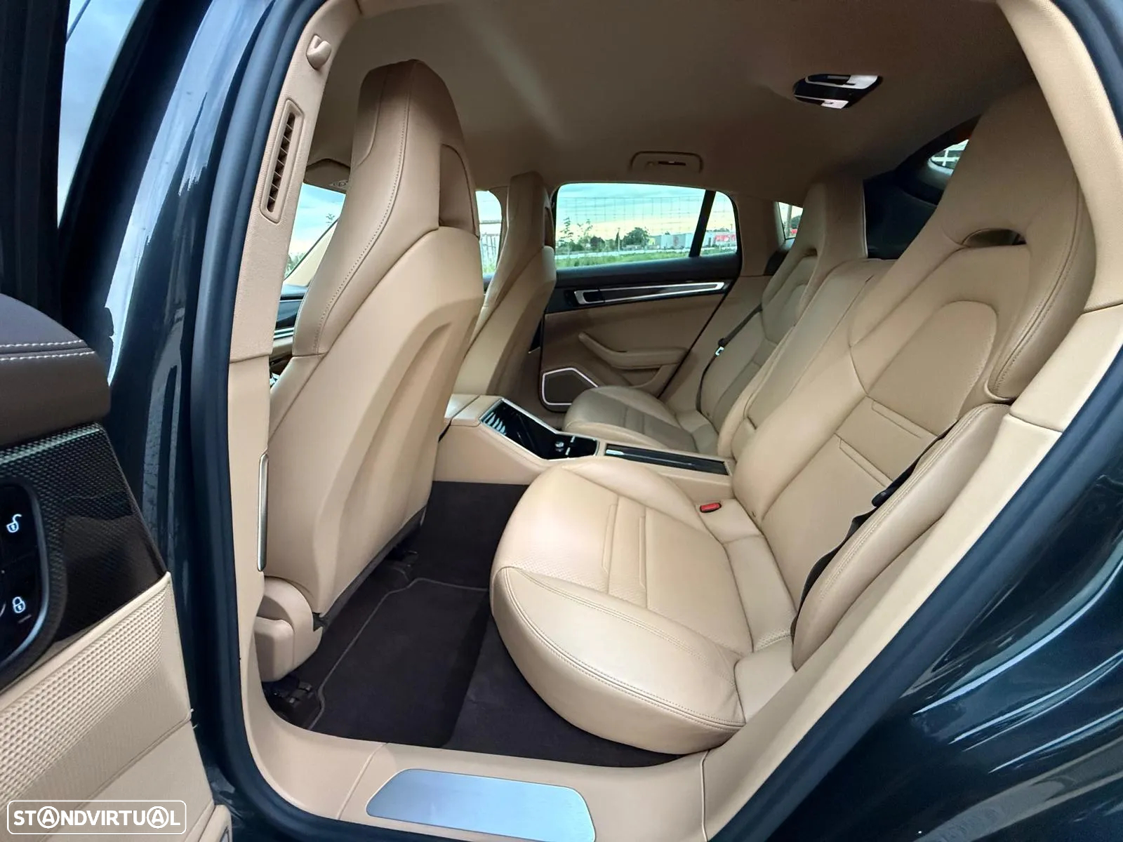 Porsche Panamera 4 S - 35