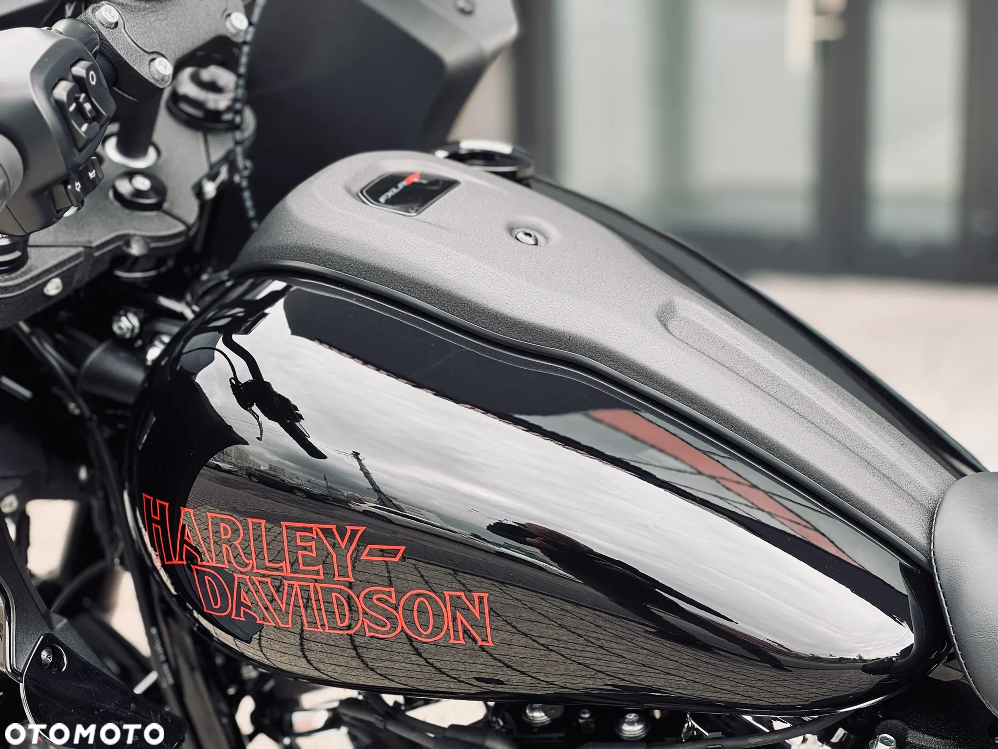 Harley-Davidson Softail Low Rider - 21