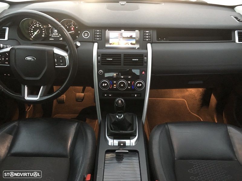 Land Rover Discovery Sport 2.0 eD4 HSE - 13