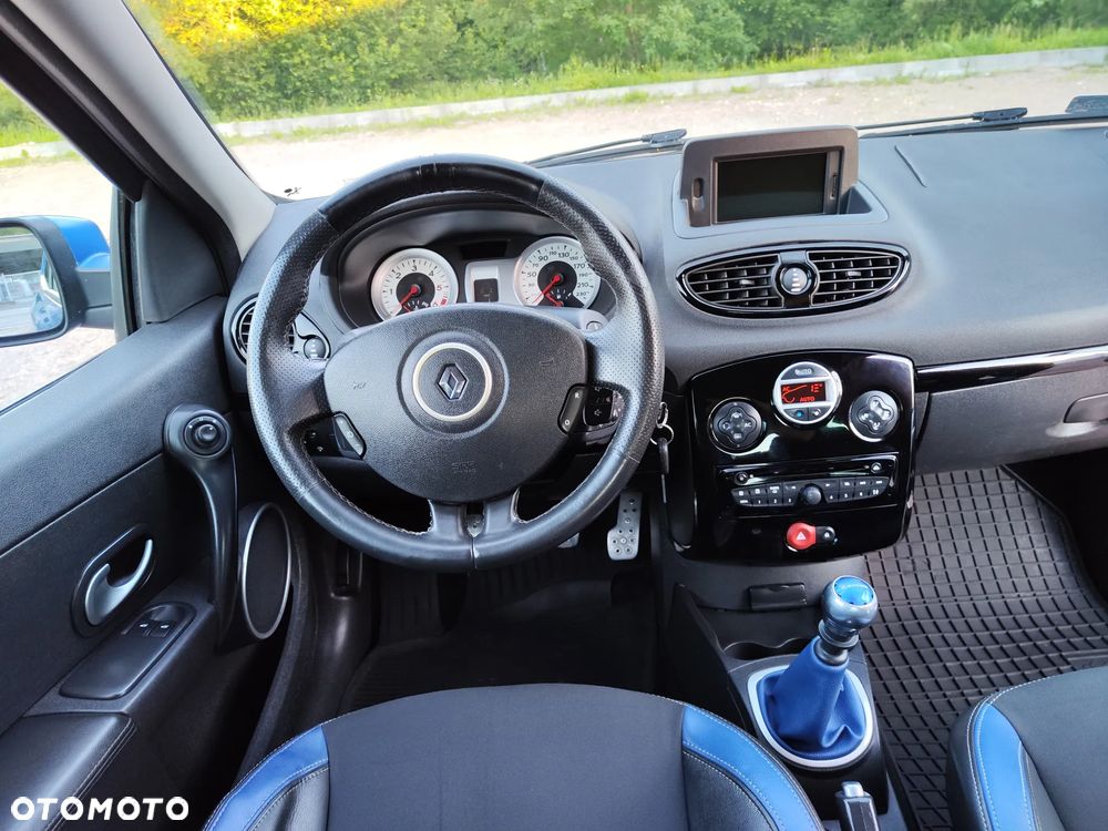 Renault Clio 1.5 dCi 105 FAP Gordini - 24