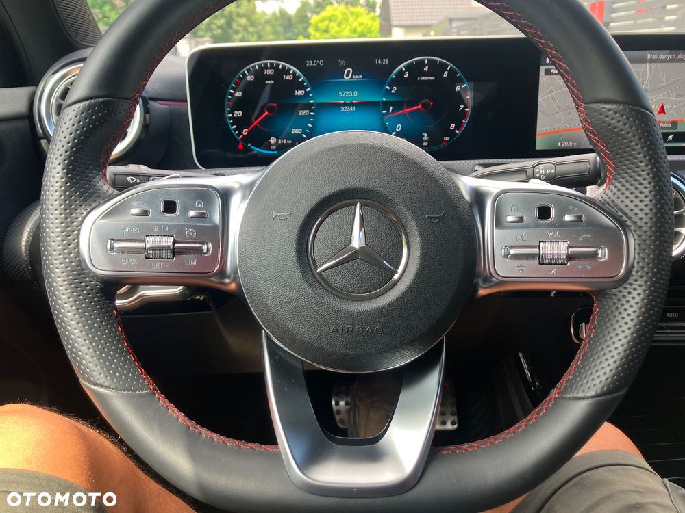 Mercedes-Benz Klasa A 180 7G-DCT AMG Line - 13