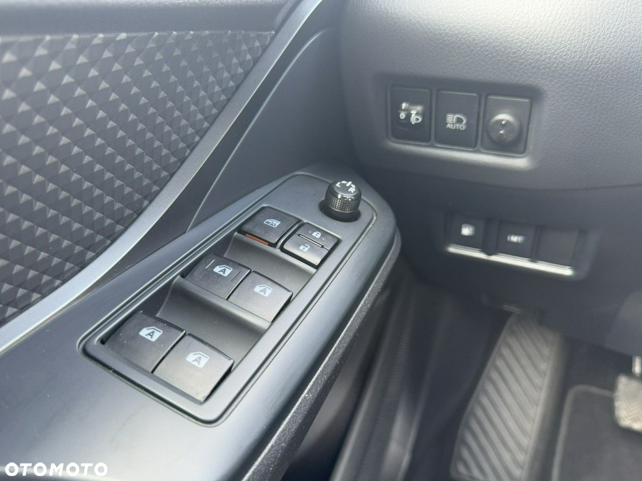 Toyota C-HR 1.2 T Active - 25