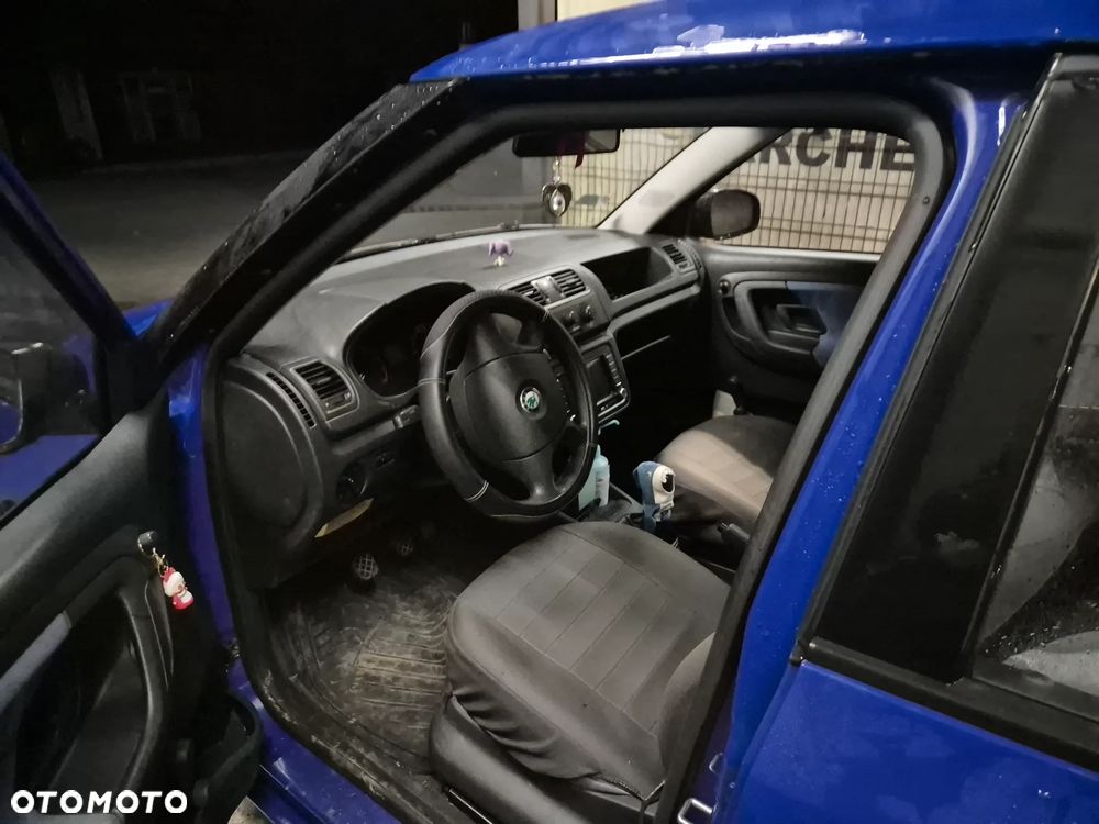 Skoda Fabia 2009 photo 5