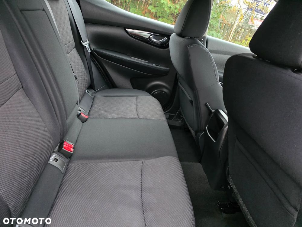 Nissan Qashqai 1.5 dCi N-Connecta - 27