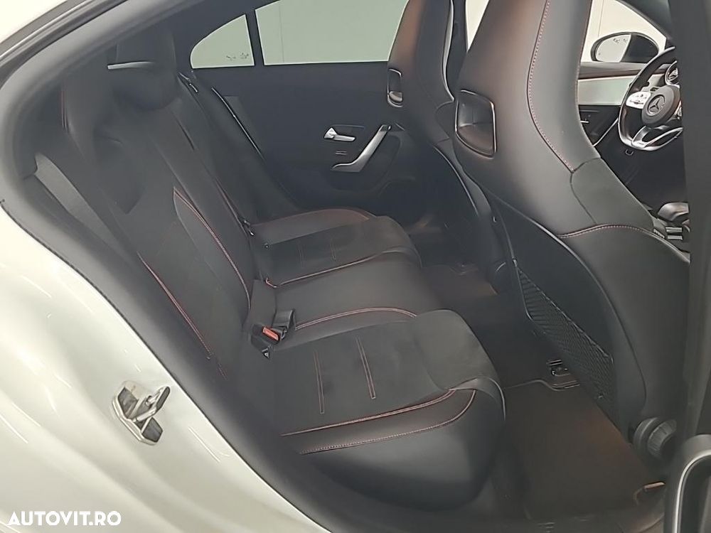 Mercedes-Benz CLA 180 7G-DCT AMG Line Advanced Plus - 7