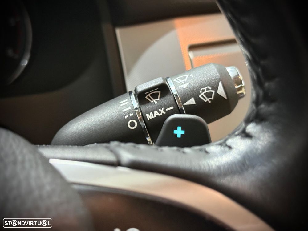Jaguar XF 2.2 D Premium Luxury - 30