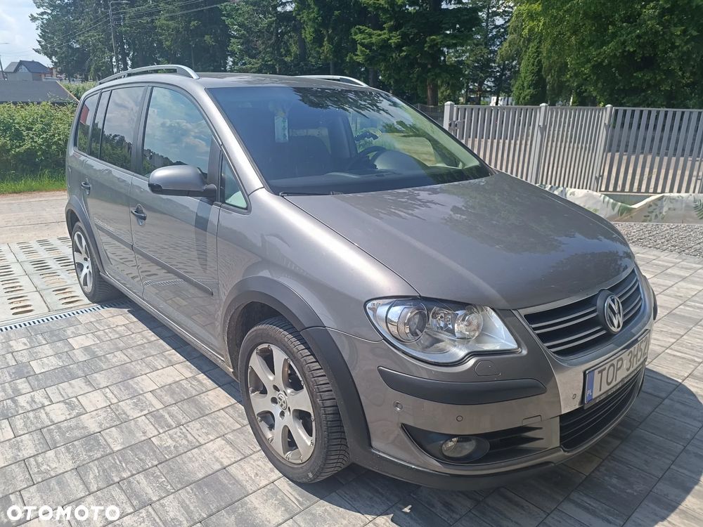 Volkswagen Touran 2.0 TDI DPF Cross DSG - 2