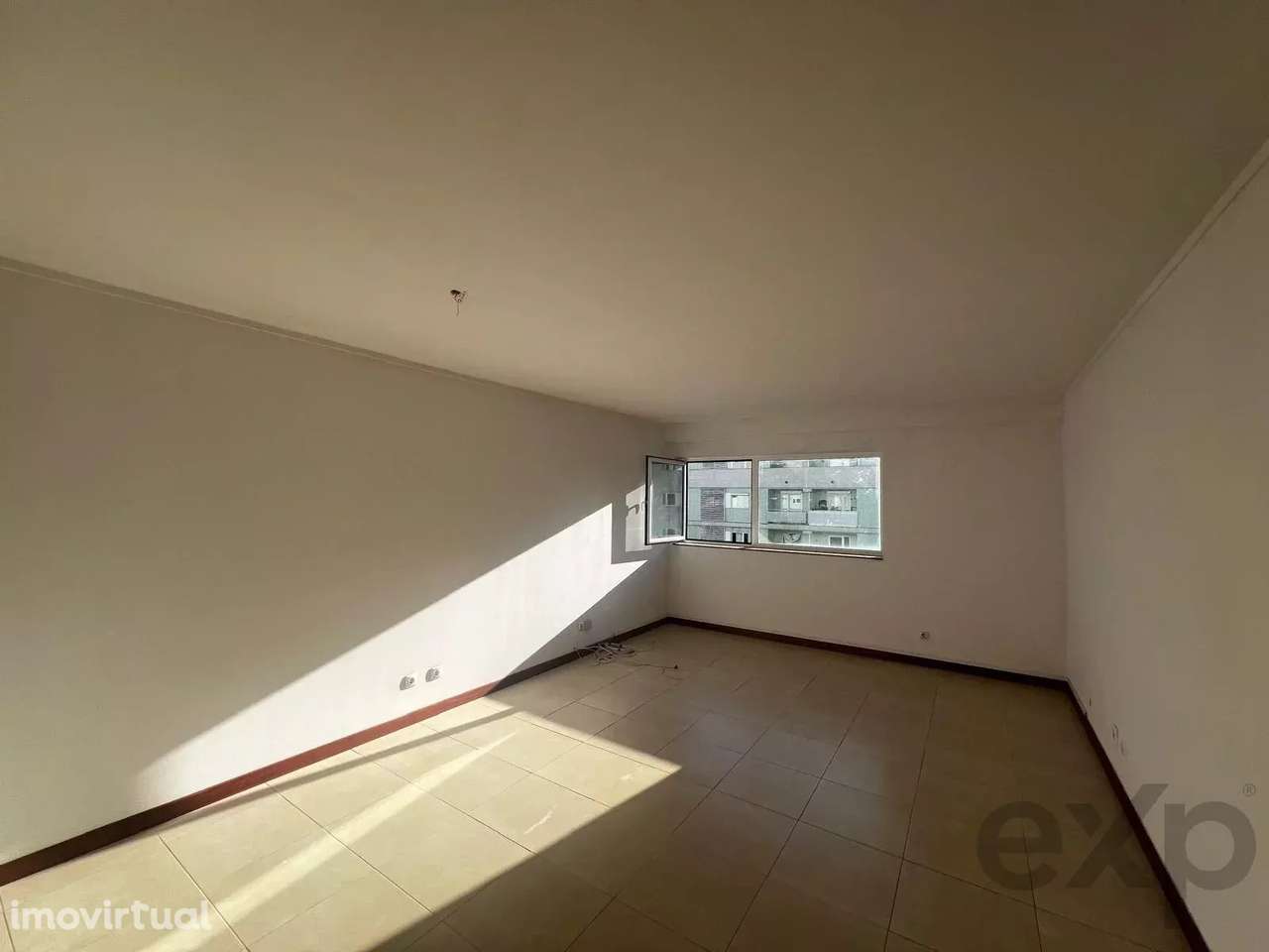 Arrenda-se excelente apartamento T3 em Santa Clara - Grande imagem: 4/14
