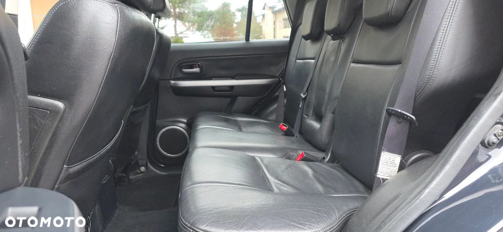 Suzuki Grand Vitara 2.0 Comfort + - 8