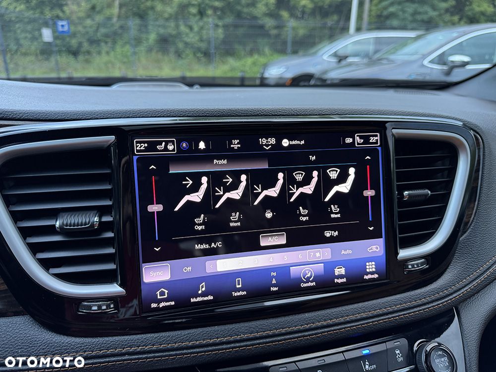 Chrysler Pacifica - 27