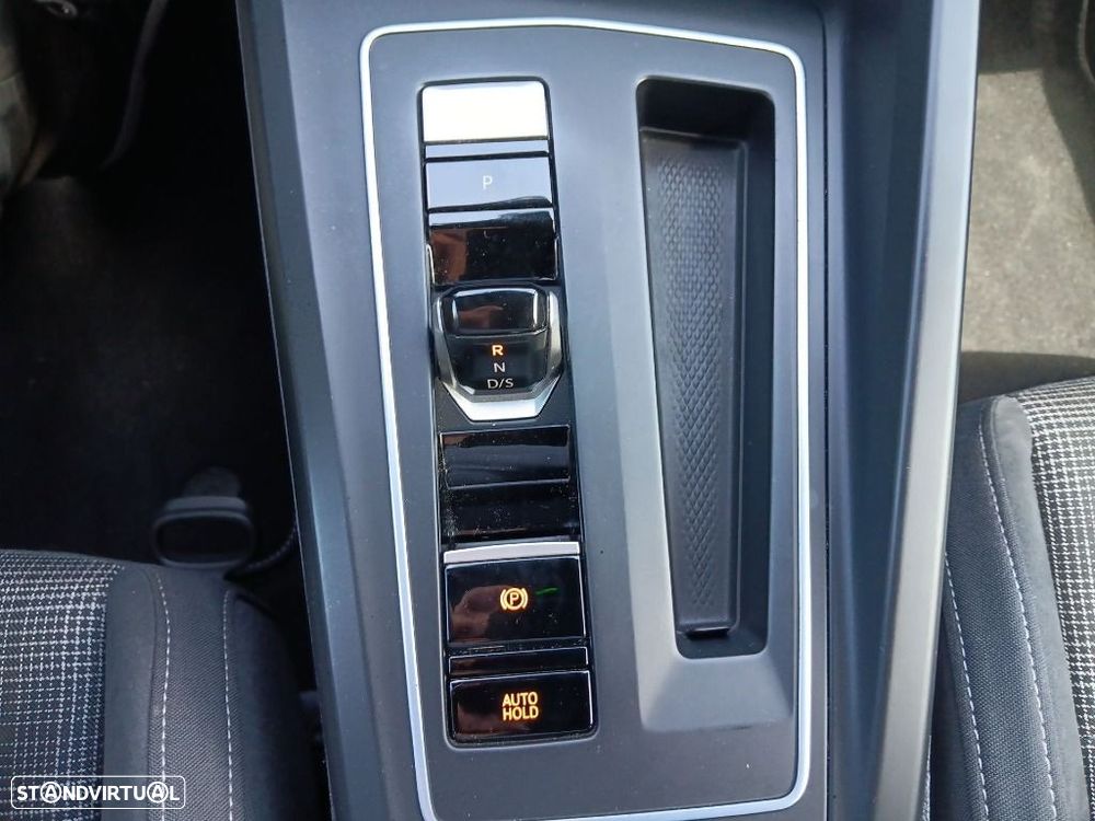 VW Golf 2.0 TDI GTD DSG - 32