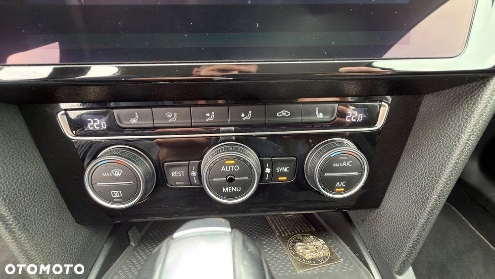 Volkswagen Passat - 21