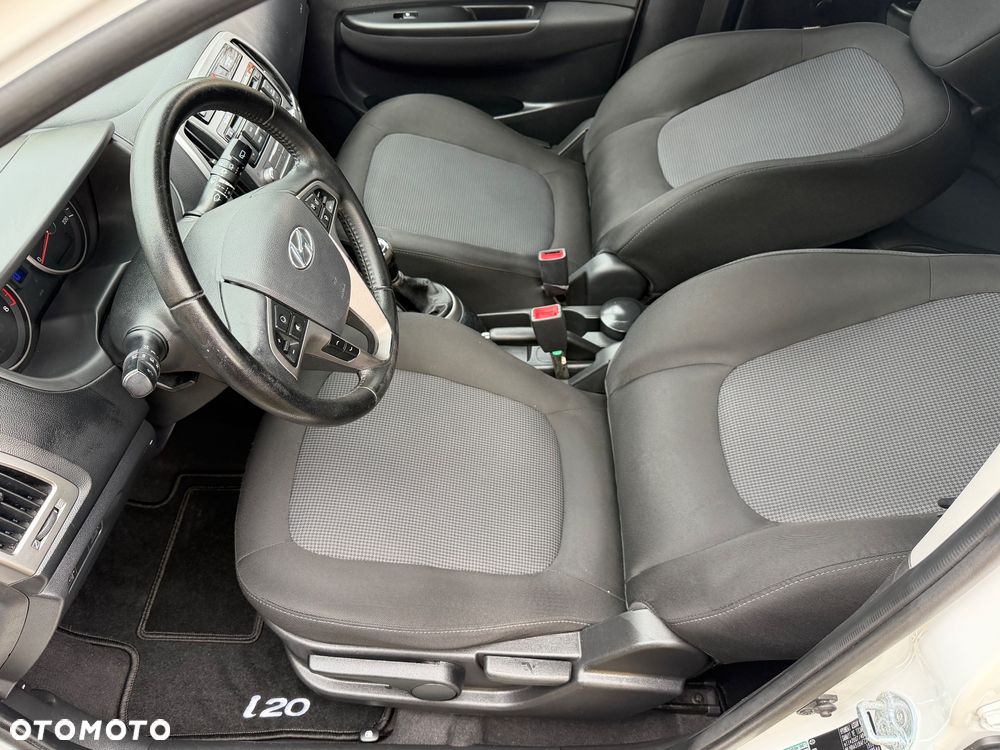 Hyundai i20 1.2 Fifa World Cup Edition - 30