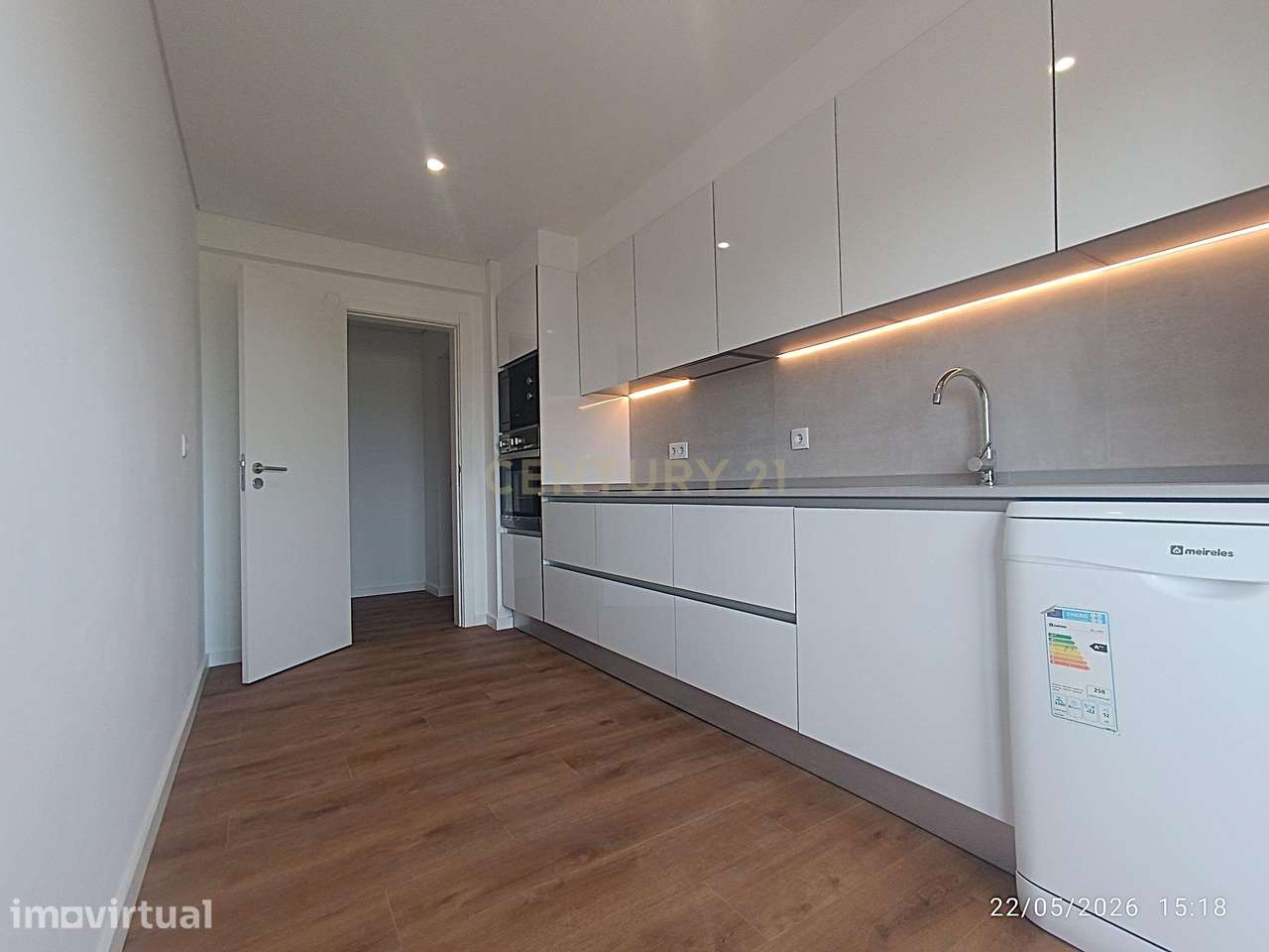 Excelente apartamento T2 para arrendamento no Lazarim, Caparica - Grande imagem: 4/18