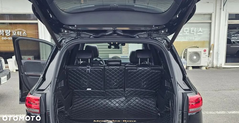 Mercedes-Benz GLB - 10