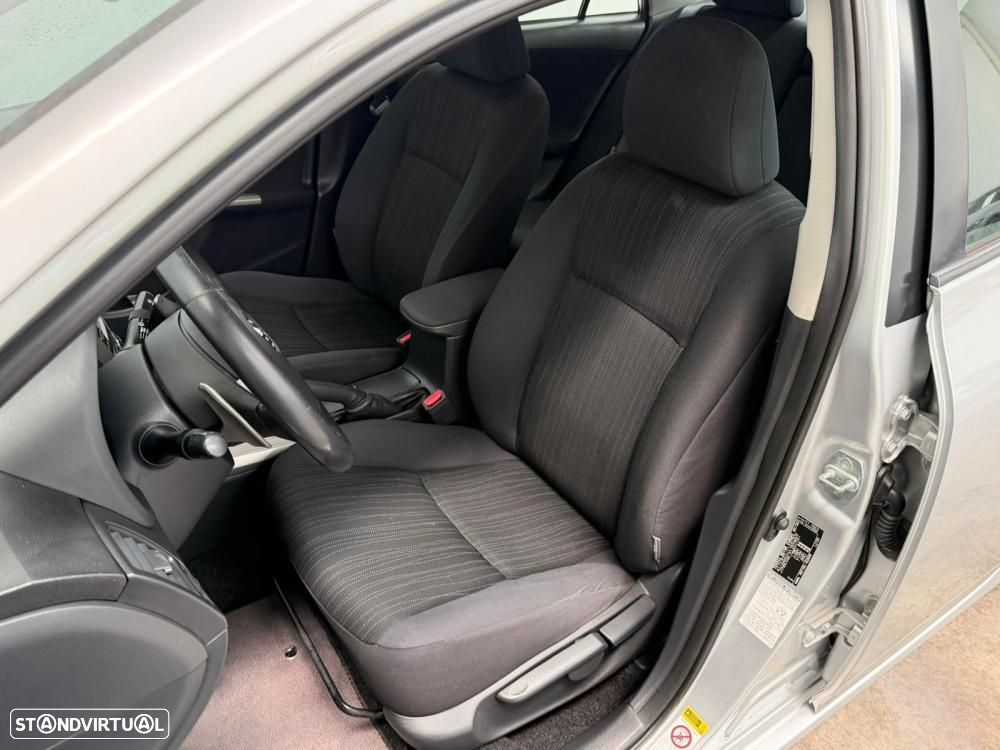 Toyota Corolla 1.4 D-4D MMT S-Pack+AC - 17