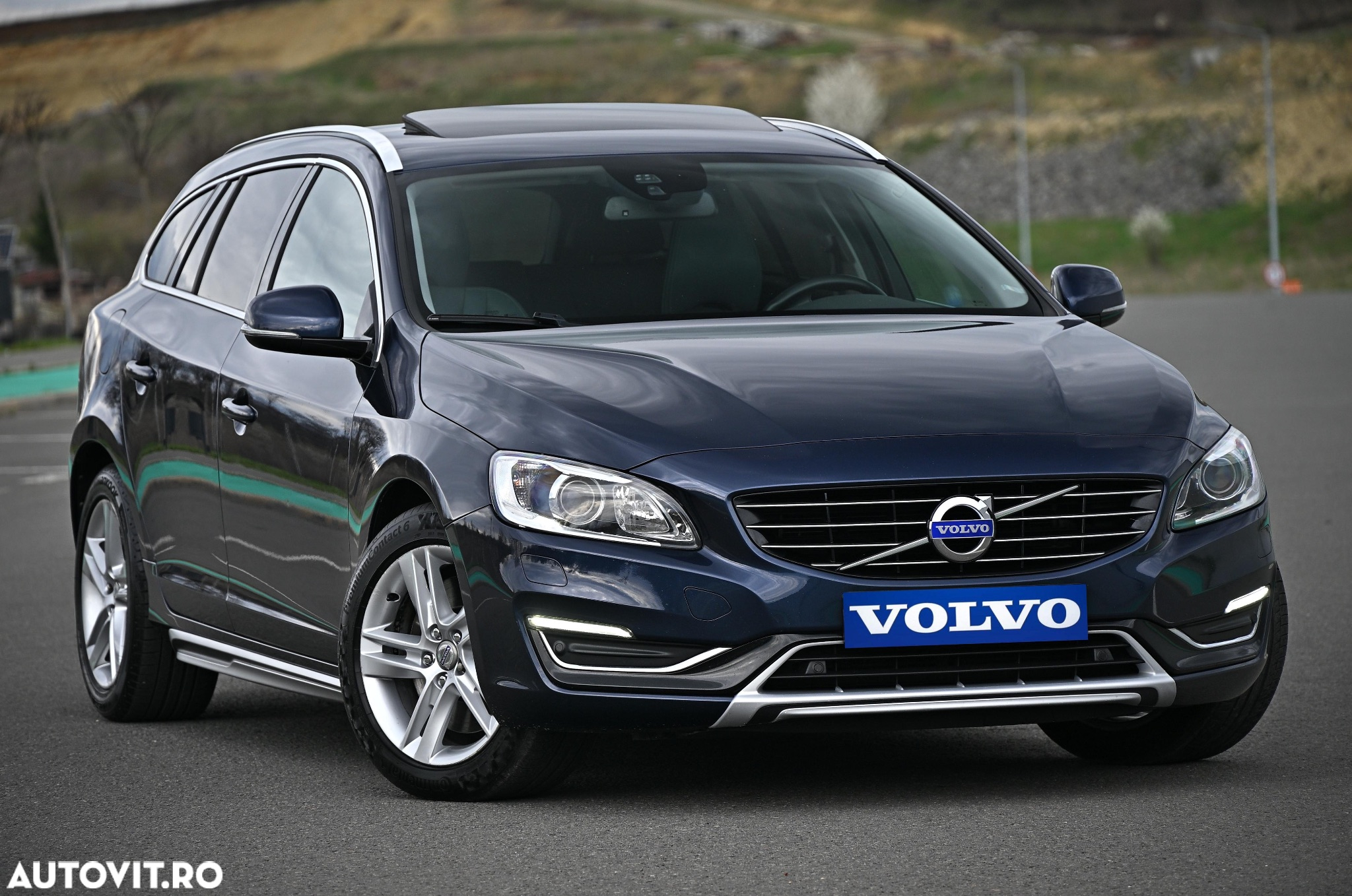 Volvo V60 D6 Plug-In-Hybrid AWD Geartronic Summum - 3