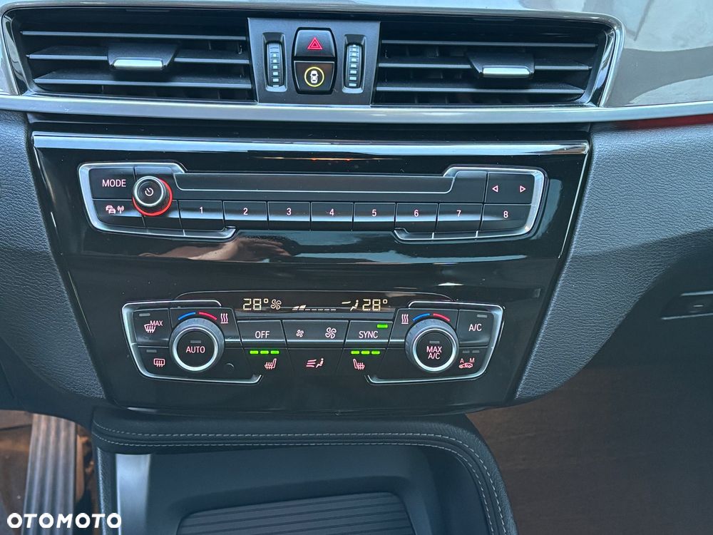 BMW X1 sDrive18d xLine - 27