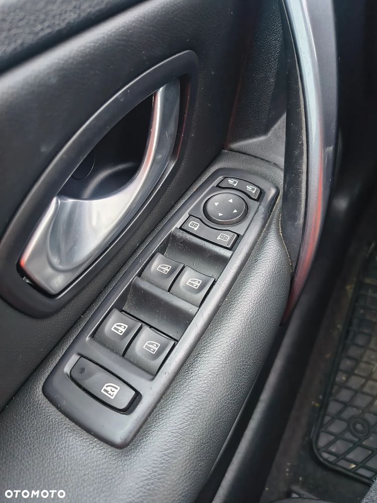 Renault Laguna 2.0 dCi FAP GT - 15