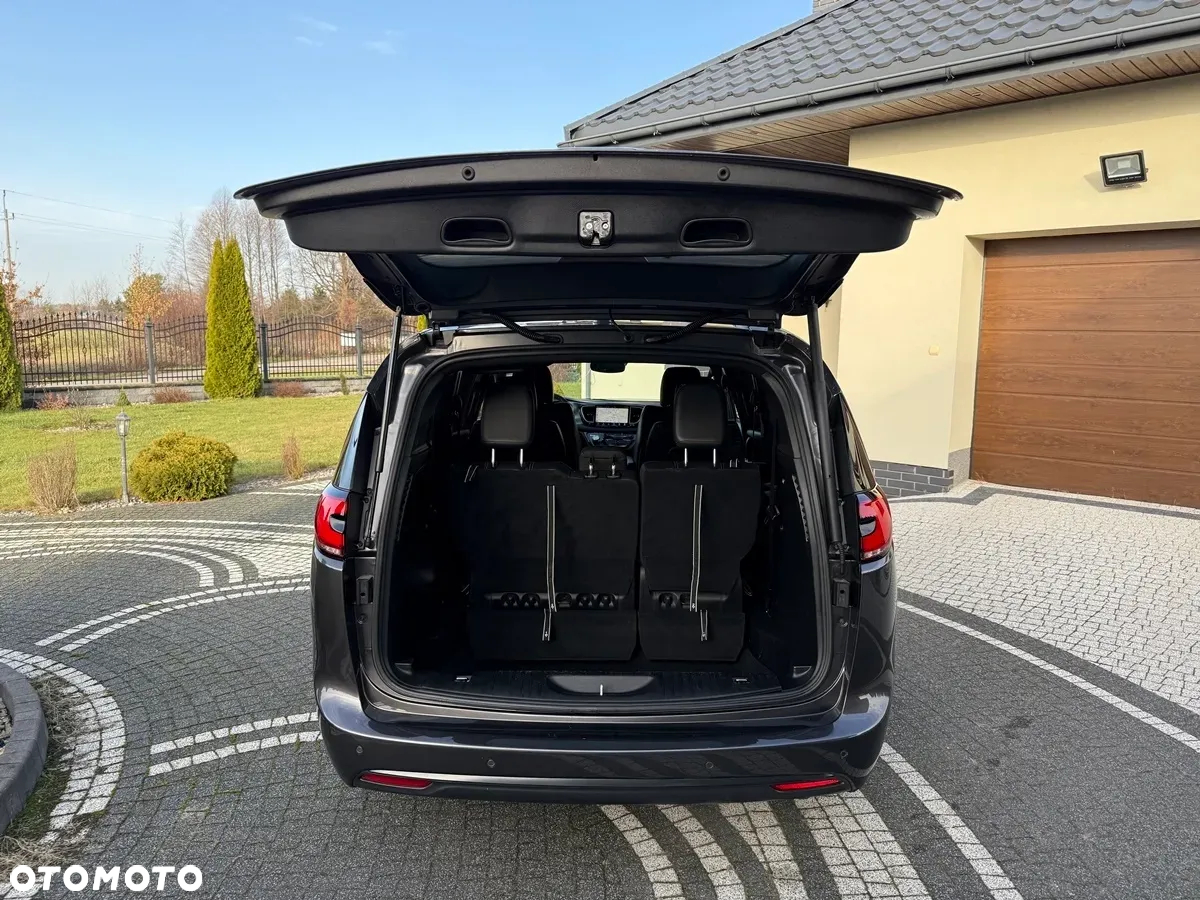 Chrysler Pacifica - 38