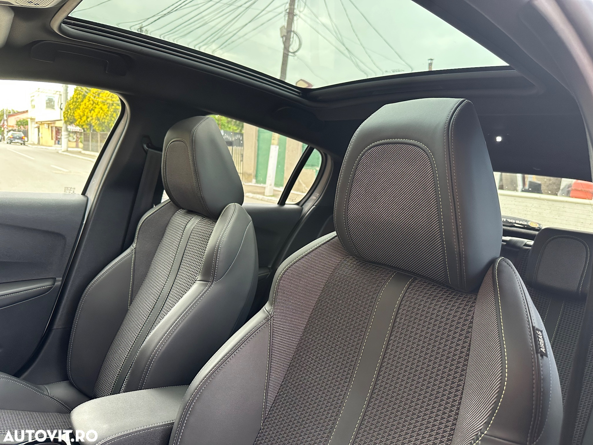 Peugeot 208 PureTech 130 EAT8 GT - 14