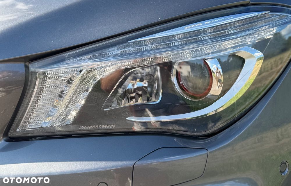 Mercedes-Benz CLA 180 7G-DCT AMG Line - 28