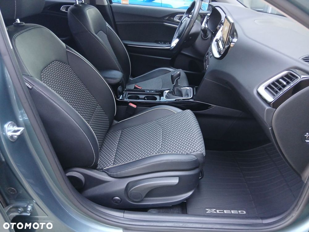 Kia XCeed 1.5 T-GDI L Business Line - 26