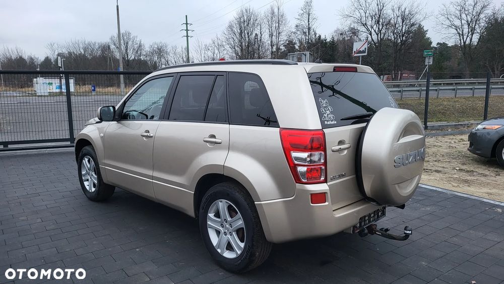 Suzuki Grand Vitara 2.0 Comfort + - 3